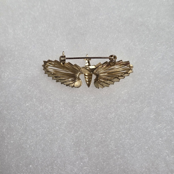 Gold Winged Moth Brooch - Picture 2 of 3